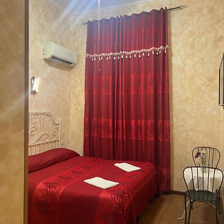 Готель Rome Max House 2 Екстер'єр фото