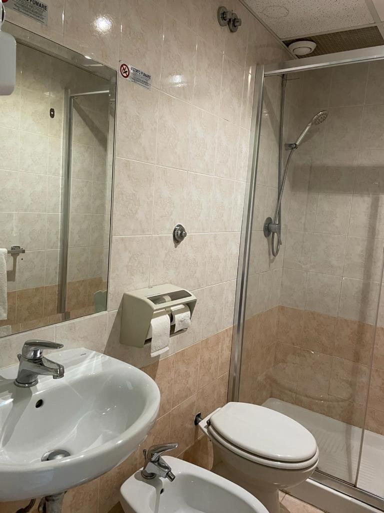 Готель Rome Max House 2 Екстер'єр фото